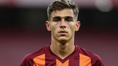 Motherwell have completed their 11th summer signing, bringing in Welsh midfielder Dylan Levitt on a two-year contract...