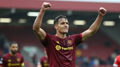 Motherwell secured a dominant 3-0 win over 10-man Dundee United at Fir Park, with goals from Seb Palmer-Houlden, Lukas...